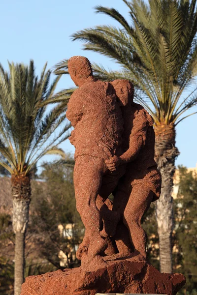 阶级斗争加那利岛拉斯 (个性化摔跤) 纪念碑在加那利岛富埃特文图拉, — 图库照片