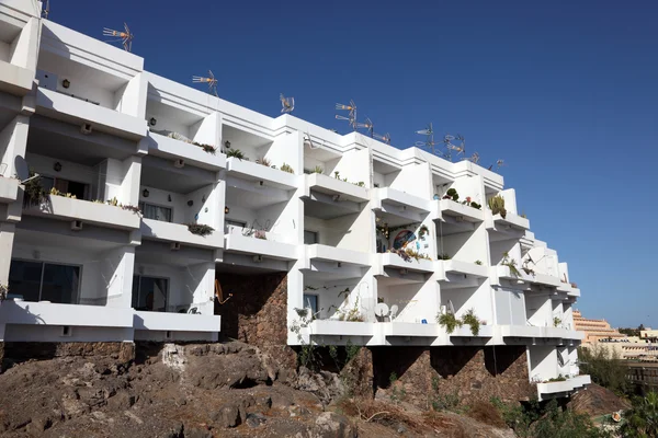 Prédio de apartamentos em Canary Island Fuerteventura, Espanha — Fotografia de Stock