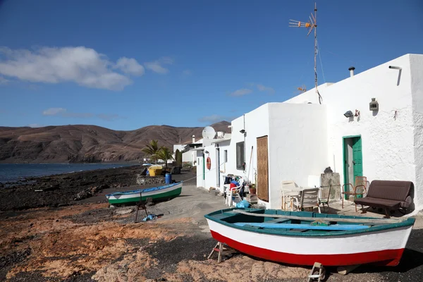 Quemada playa χωριό αλιείας στο καναρίνι νησί lanzarote, Ισπανία — Φωτογραφία Αρχείου