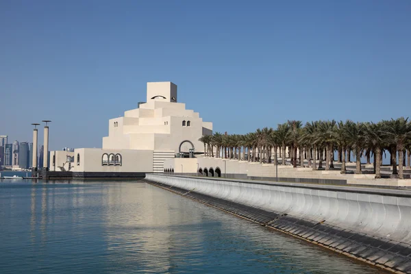 Het museum van islamitische kunst in doha. Qatar, Midden-Oosten — Stockfoto
