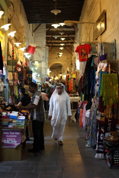 Velho mercado Souq Waqif em Doha, Qatar, Oriente Médio . — Fotografia de Stock