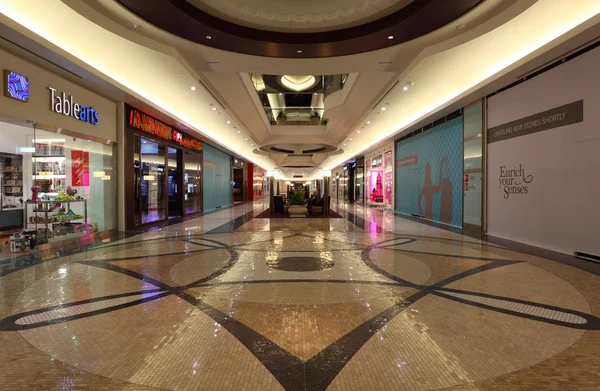 Interior do Centro Comercial Lagoona em Doha, Qatar — Fotografia de Stock
