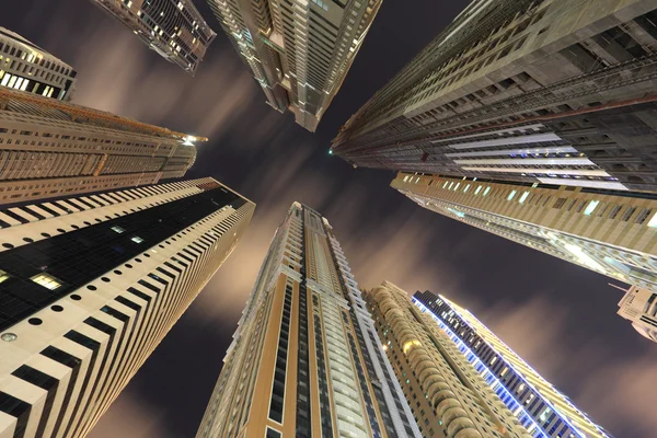 Wolkenkrabbers centrum in dubai — Stockfoto