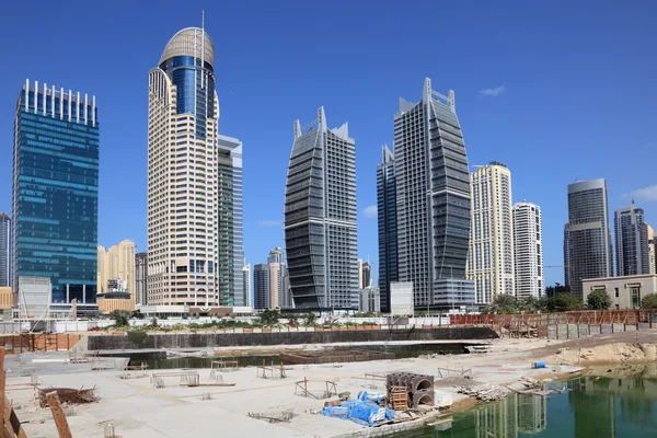 在迪拜朱美拉湖塔的建筑工地 — 图库照片