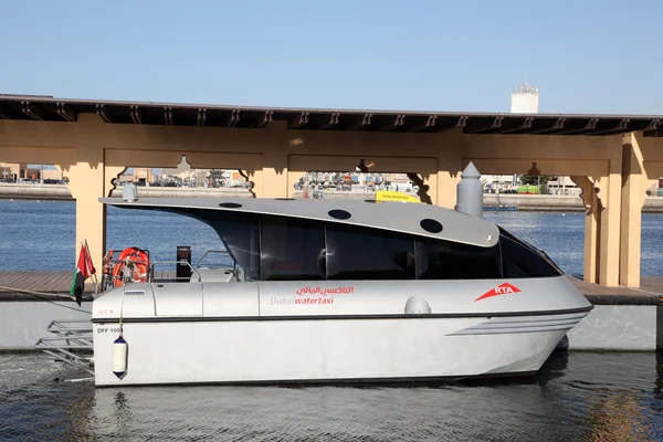 Táxi aquático moderno Dubai — Fotografia de Stock