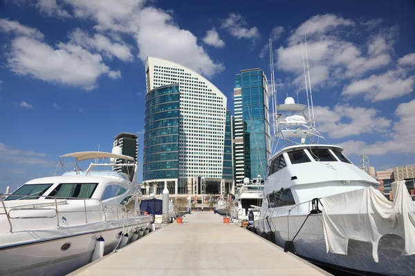 Yachthafen in der Dubaier Festspielstadt — Stockfoto