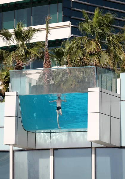 Swimming pool in Dubai Festival City — Stock Photo, Image