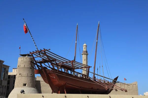 传统单桅帆船在迪拜博物馆 — 图库照片
