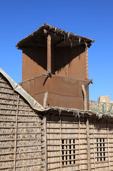 Traditionele Arabische wind toren in dubai museum — Stockfoto