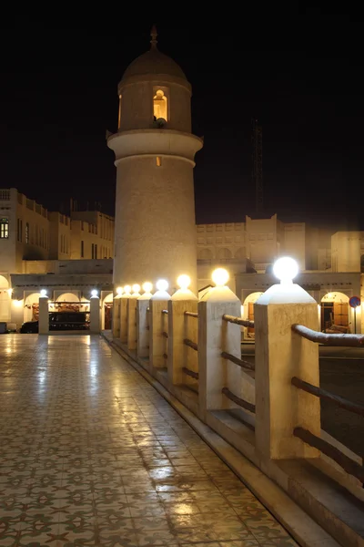 在多哈，卡塔尔的一座清真寺的尖塔 — 图库照片