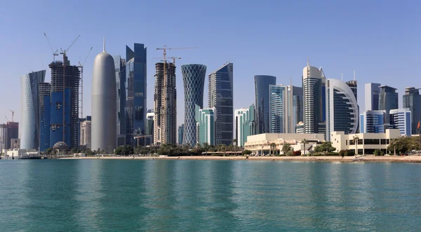 Skyline-az új dohai downttown kerület Al Dafna, Katar, Közel-Kelet — Stock Fotó