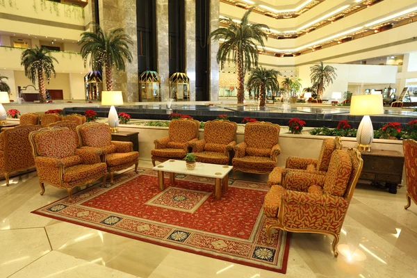 Interior del lujoso Sheraton Hotel en Doha, Qatar . — Foto de Stock