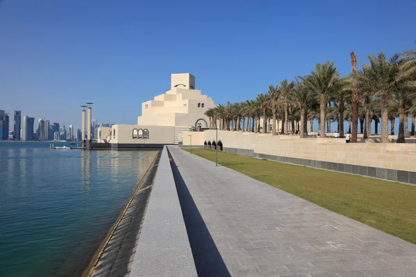 Het museum van islamitische kunst in doha, qatar — Stockfoto