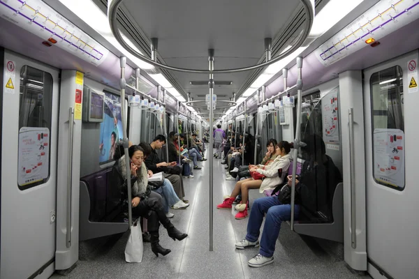 Pendelaars in shanghai metro — Stockfoto