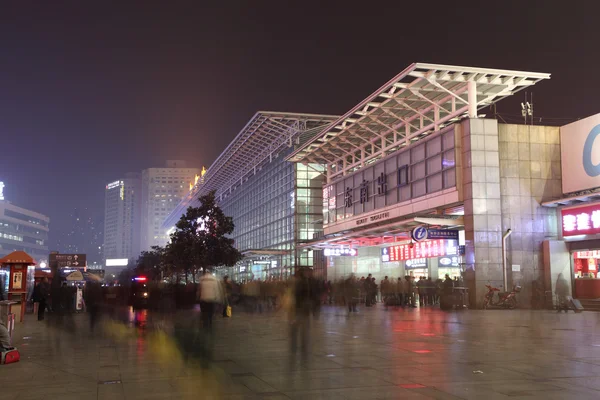 Treinstation Shanghai bij nacht — Stockfoto