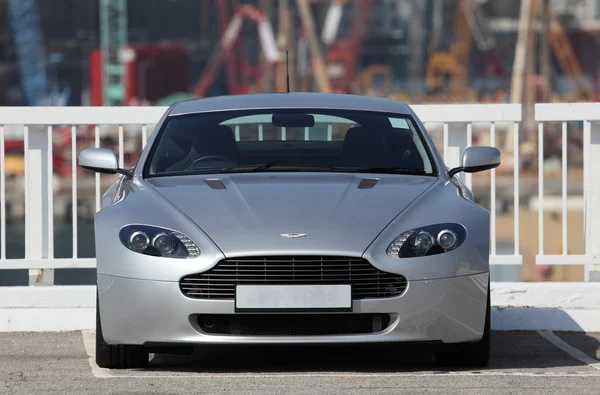 Суперкар Aston Martin Vantage — стоковое фото