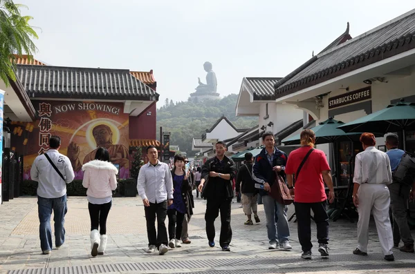 Ngon χωριό ping και το γιγαντιαίο άγαλμα του Βούδα στο Λαντάου, Χονγκ Κονγκ — Φωτογραφία Αρχείου