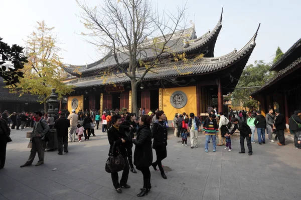 Храм Лонхуа в Шанхае, Китай — стоковое фото