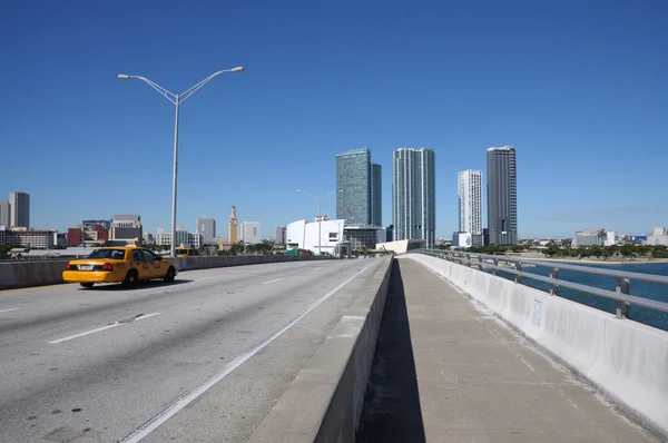 Miami downtown widziany z mostu bayside, florida, Stany Zjednoczone Ameryki — Zdjęcie stockowe
