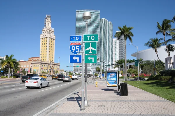 A szabadság-torony, a Miami Downtown, Florida — Stock Fotó