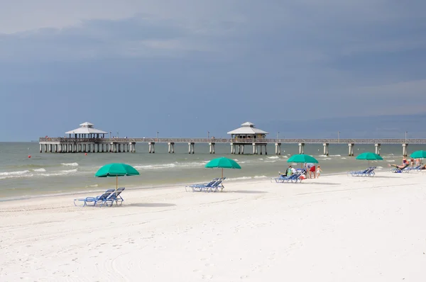 メキシコ湾の海岸、フォート マイヤーズ ビーチ、フロリダ州 — ストック写真