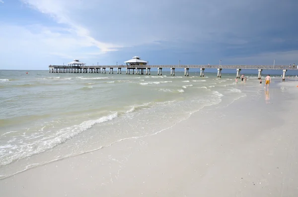 メキシコ湾の海岸、フォート マイヤーズ ビーチ、フロリダ州 — ストック写真