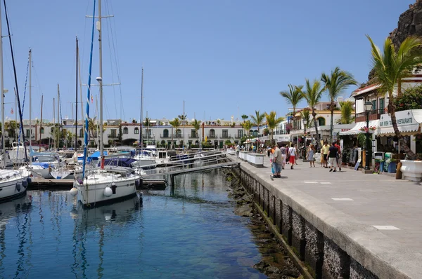 Promenade in puerto de mogan, grand Canarische eilanden — Stockfoto