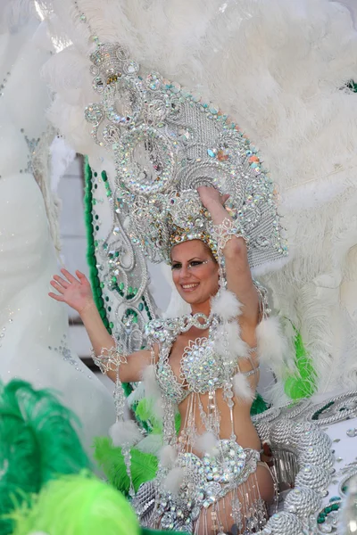 Carnaval de Santa Cruz de Tenerife 2011: Mulher em um costum — Fotografia de Stock