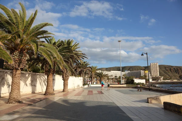 Promenade in los cristianos, Canarische eiland tenerife — Stockfoto