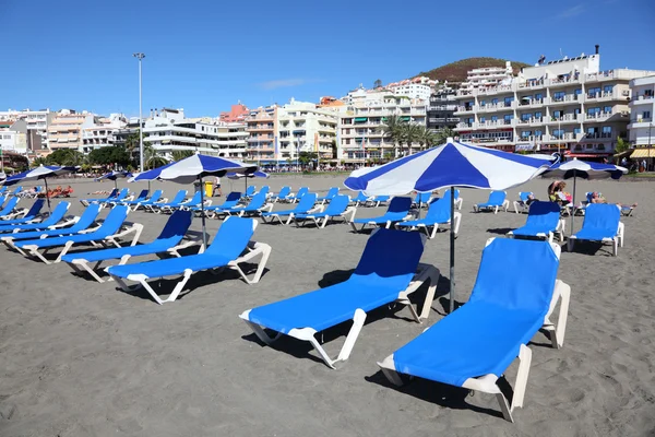 Playa de los cristianos stranden, kanariska ön Teneriffa, Spanien — Stockfoto