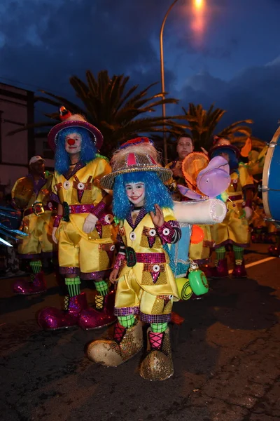 Carnaval de Santa Cruz de Tenerife 2011: em trajes durante o carnaval — Fotografia de Stock