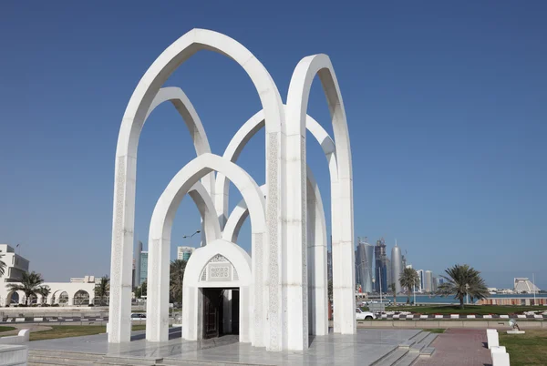 Islamisches Denkmal in der Stadt Doha, Katar — Stockfoto