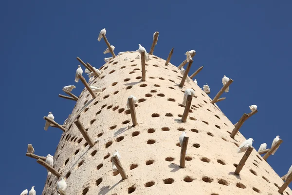 Вежа Pigeon в досі, Катар — стокове фото