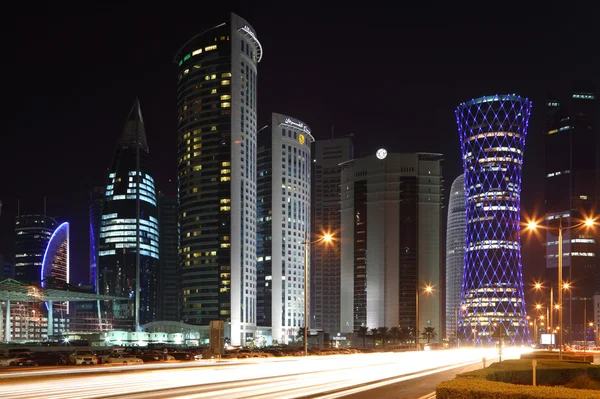 市中心在晚上，卡塔尔的多哈 — 图库照片