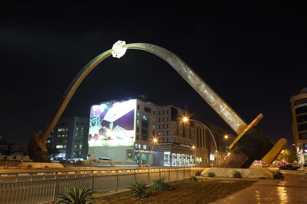 Арабська кинджалів пам'ятник в досі, Катар — стокове фото