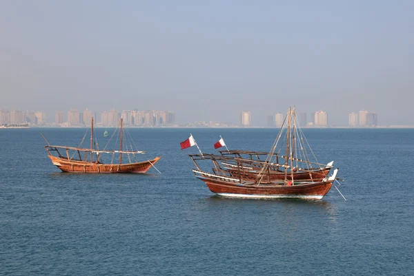Dhow árabe tradicional em Doha, Qatar — Fotografia de Stock
