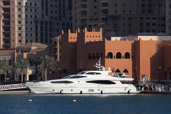Iate de luxo em Porto Arabia, Doha Qatar — Fotografia de Stock