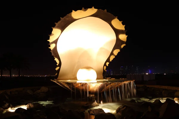 De parel fontein in de corniche in doha, qatar — Stockfoto