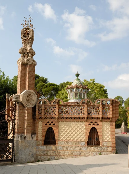 Antoni tarafından tasarlanan bina gaudi, Barselona, İspanya — Stok fotoğraf
