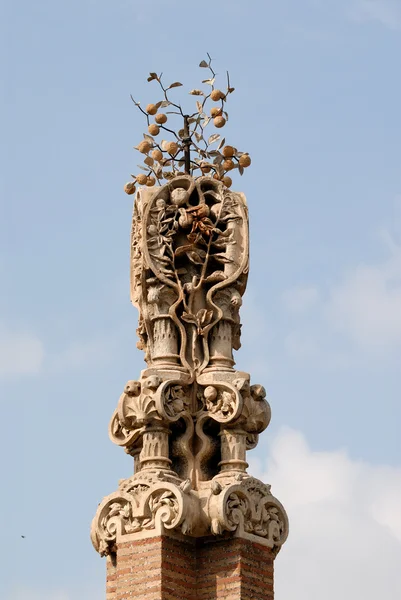 Архитектурная деталь Фабрицио Гауди, Барселона, Испания — стоковое фото
