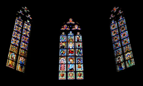 Windows in Pedralbes gotische klooster in Barcelona, Spanje Spanje — Stockfoto