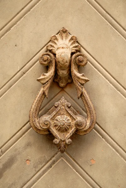 Ancient door knocker in Barcelona, Spain — Stock Photo, Image