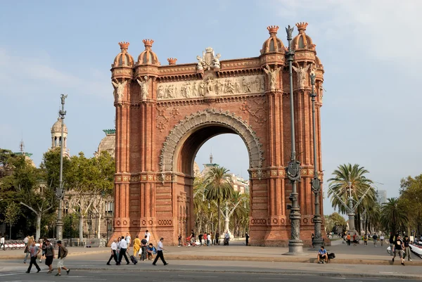 Триумфальная арка (Arc de Triomf) в Барселоне, Испания — стоковое фото
