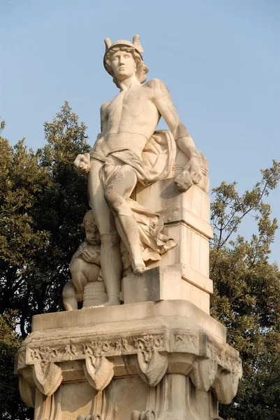 Статуя в Parc de la Сьютаделла, Барселона, Іспанія — стокове фото