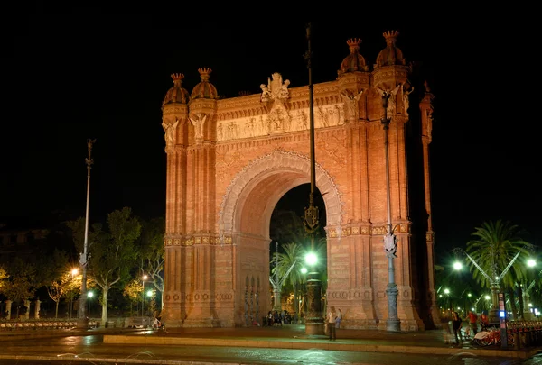 Триумфальная арка (Arc de Triomf) в Барселоне, Испания — стоковое фото