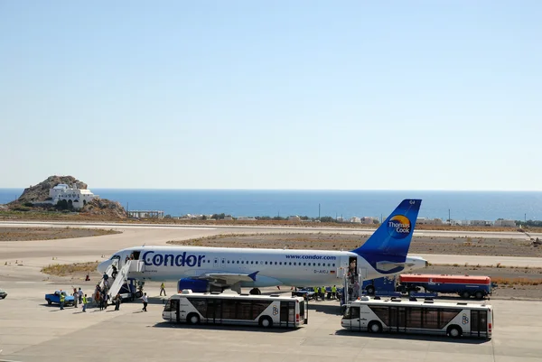 Condor Airbus A320 en Santorini, Grecia — Foto de Stock