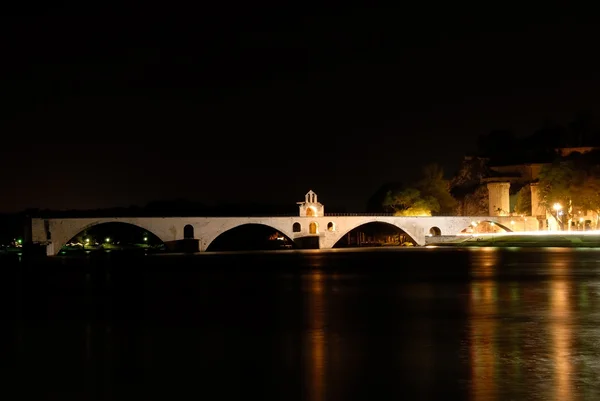 Pont Saint-Bénezet (Pont d'Avignon) famoso ponte medievale nella città di Avignone, Francia meridionale — Foto Stock
