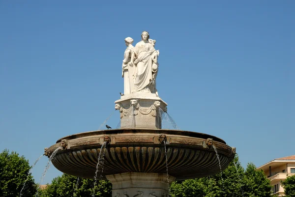 Fontanna w aix-en-provence we Francji — Zdjęcie stockowe