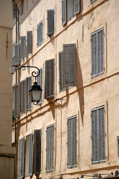 Edifício antigo em Aix-en-Provence, Francia — Fotografia de Stock