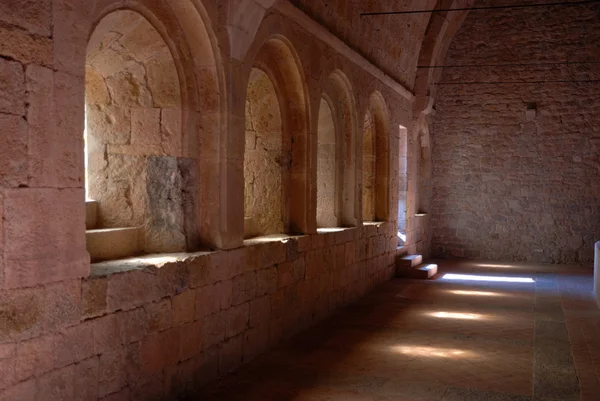 Średniowieczny klasztor cystersów w południowej Francji — Zdjęcie stockowe